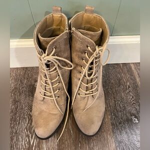 Women's Tan Lace-Up Ankle Boots
